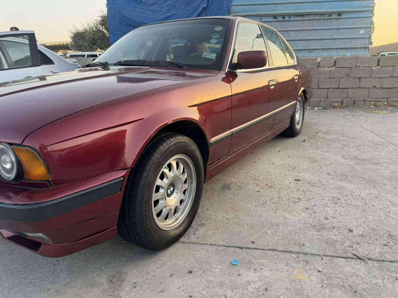 السلام عليكم ...اقره التفاصيل كله وراسلني او اتصل
بيع سريع بسبب ضرف الله يكفيكم الشر 

BMW 525i 🇩🇪 

                                                                  طراز 1990 أصل  

سنوية لغاية 2030 باسمي رقم سليمانيه 

مكينه مسكر عدل (كبس)

مكينه وگير بشرط تبريد ثلج ❄️

داخله كلش حلو تلبيسه جلد من شركة BMW 

تخم اطارات جديده 

صدر امامي و خلفي بحاله جيده

تخم قايش ورولات جديد 

بنكه وراديتر وحاضن جديد

تخم بلك ونوزل وفيت بم وتخم صوندة مال بانزين كله جديد 

منظومه لايت زنون بالعالي 

تدفئه بالكشن كشن ميكانيك 

كامره بگ بالمرايه 

سستم صوت يخبل السعر المطلوب 52$ جنت عارضه ب59 بس بسبب ضرف نزلت السعر مكان السياره 

بغداد *********** 

ملاحظه 

السياره نقصه بس صبغ الدعاميه الخلفيه وركن الجاملغ وبيه السلف يضرب بوش نوبات
