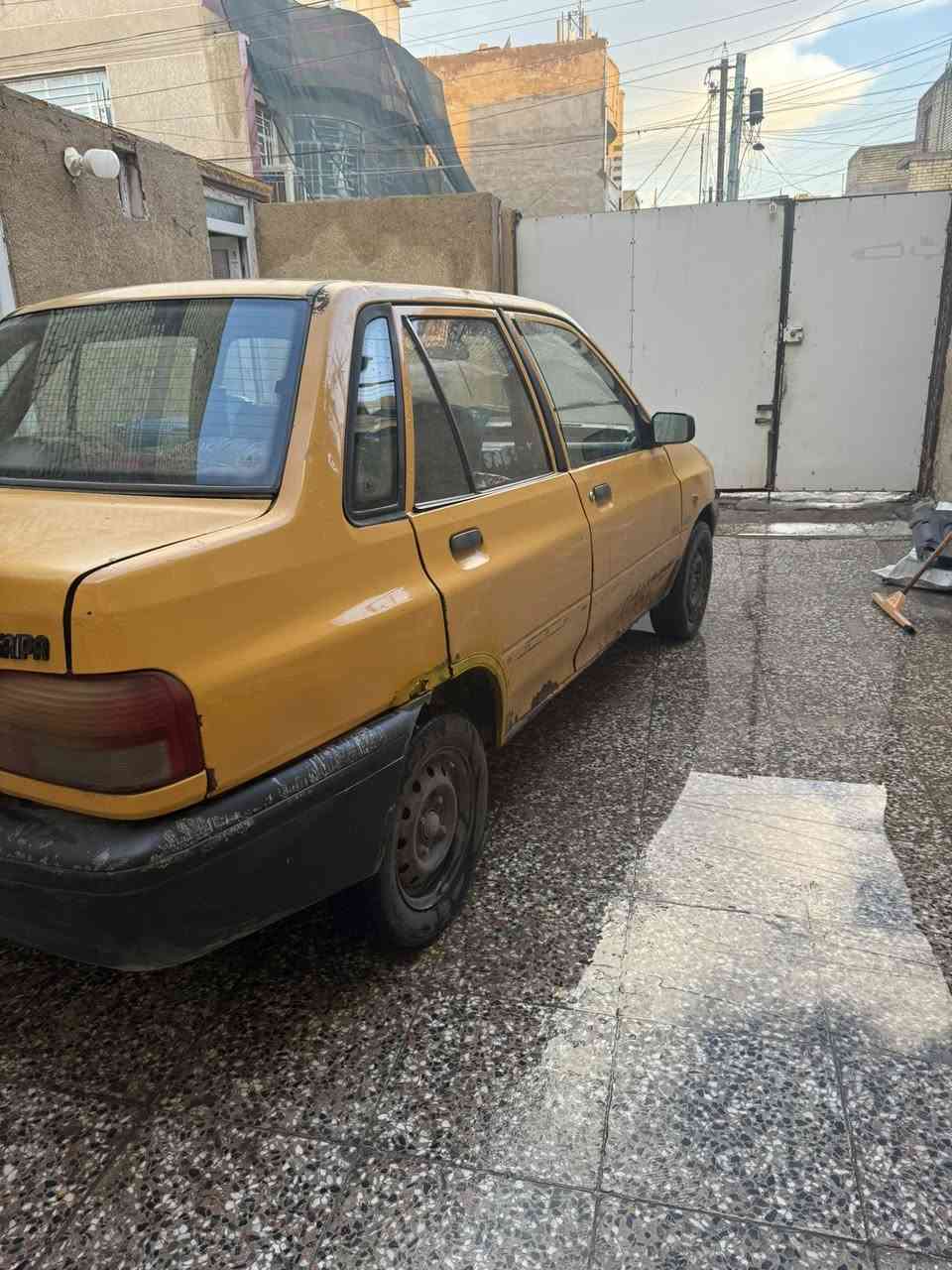 سايبه٢٠١١ عضم سنويه عضم عاج ساقطه سياره جاهزه للاخير مكينه وكير مكفولات تبريد ثلج صدر جديد كهربائيات كلها شغاله دشبول شغال مسويلها ادامه كامله بلكات جدد نوزلات جدد فيت بم جديد  لايت عالي ناصي جام شغال تاريك وين متريد سياره كامله  تريد تحويل شوكت ميعجبك تريد وكاله تريد تحويل مكاني بغداد البلديات سعره ١٦ ورقه وبيها مجال اذا شراي واني بخدمتك
مكاني بغداد البلديات 
***********
