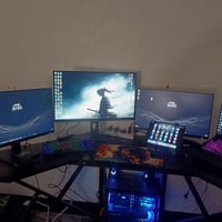 عندي تجميعة للبيع اشتريتها ماصارلي ٦ اشهر جديدة حيل وما استخدمتها بس ل...