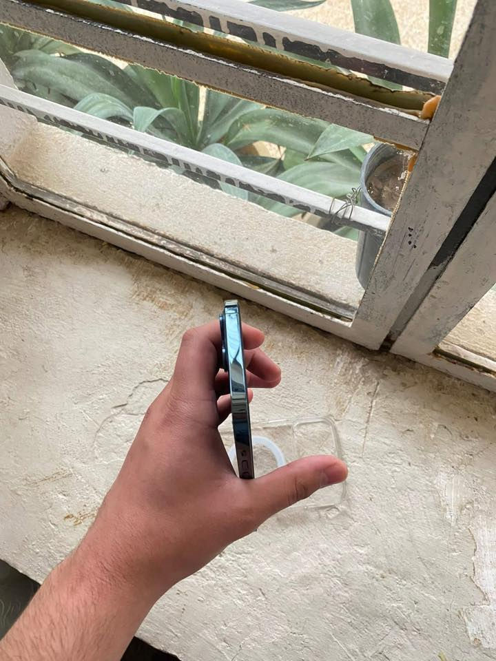 ايفون 12 برو ماكس
لون ازرك 

ذاكره 128 

تك سيم 

بطاريه 88

جهاز بلادي 

سعر 370

مكان موصل لايسر  

حي السماح 

لتواصل انتصال او وتساب 
***********
