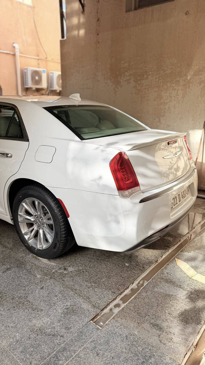 كرايسلر 2016
ستخدام شخصي 
ممشي حقيقي 
كفاله عامه عدا   بيها بارد   مكانين   او ثلاثه بسيط واضح
موصفات c فول فتحه وجاهزه من دعاميه دعاميه  بدون اي نقص من حداده وتاير وتبريد  سياره فقط من يصير عندي  سفر بيها اطلع باقيه باللبيت   
محرك V6
عنوان بصره التنومه 

***********
اربيل السياره

سعر 255 وقابل  للتفاوض مجال جداً بسيط  
والماتعجبه يحصل افضل منها ان شاء الله
