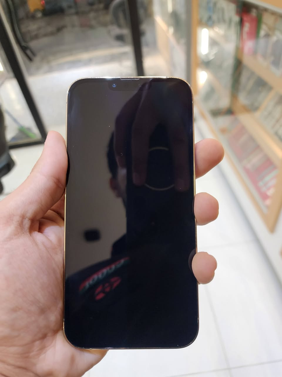 ايفون 13 بروم ماكس ذاكرة 256 بطارية 86 الجهاز امريكي كفالة لا مبدل بي قطعة جهاز جدا نظيف و ع وضع الشركة و بي ضمان السعر ٧٣٠ الف و بي مجال للطيبين مكاني مدينة الصدر مجاور مطعم الدب الرقم ***********
