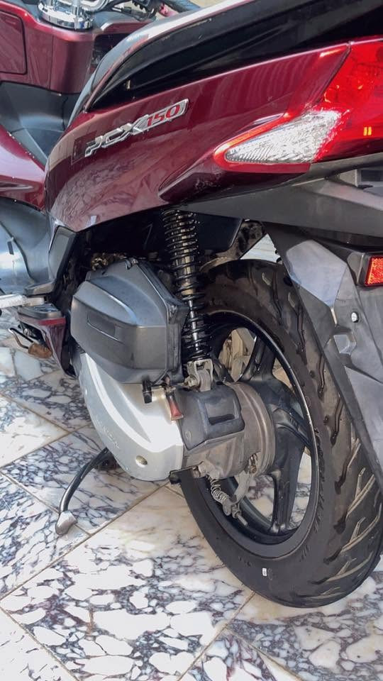 سلام عليكم 
PCX ياباني اصلي جيل ثاني 
خير من الله الدراجه ماشيه 50
الدراجه 150 نضيفه علا ايدي مال مثقفين
كهربائيات شغاله كلها اي نقص ترجعها الي 
حساسات مري باله اصلي الدراجه قبل شهرين نازله من الرمبه 
سعرها 16$ وبيها مجال حك الجيه وال ورق احسبه عل 150مو مثل الجماعه
اوراقها ب اسمي اكفلها من السرقه وتشتريها من باب بيتي 

للمعلومه المكينيه انضف من الي ابالك وممفتوحه 
برغي ممفتوح 
اسف عل اطاله بس الدراجه شسولف عنها قليل 
مكاني الشعب مقابيل جامعه الامام الكاضم
للاستفسار اكثر 
*********** 
ممتواجد خلص ابد بس رصيد 
🤍🤍

