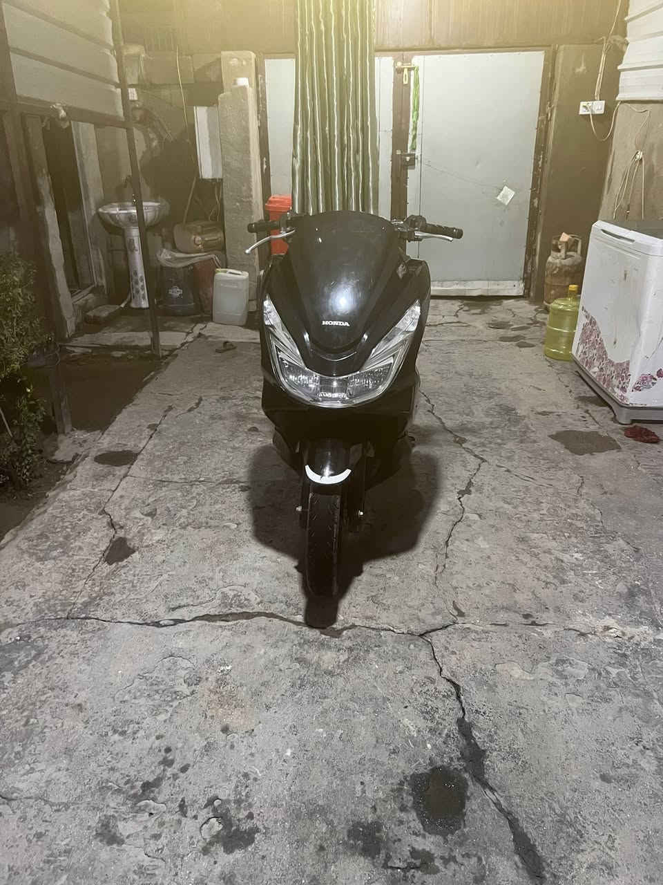 سلام عليكم بي سي اكس جيل ثاني للبيع لميعرف سعرها ليعلق ماخذها حاويه قبل ٥شهور اقل بيها ملاحضات كلش بسيطه شخطات وكفاله عامه اي نقص مابيها جيب الف فيتر سعر١٩ورقه وبيها مجال كفاله عامه بياع شراي مابيعلك تجي اخليك ع عيني وراسي لميعجبه لسعر لايعلق ويكسر بحلال ناس ١٩ورقه بغداد ابو دشير لعنوان***********
