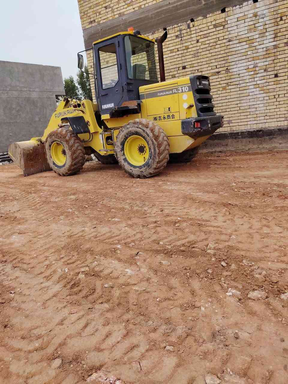 السلام عليكم شفل  فوركاو 310 للبيع رقم بغداد سنويه وارقام انكليزي كير ما مفتوح ماكينهه اربعه المكان ديوانيه  ***********
