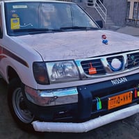 بەناوی خوای گەورە نیسان مۆدیل 2003تەبریدوپاوەرە سەیارەکە کامل بۆیاخە و...