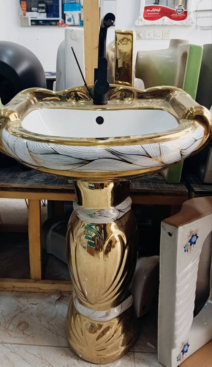 مغسله ذهبي السعر  ٤٠ ألف. 
ديالى . كنعان. 
محلات الفهد
***********
