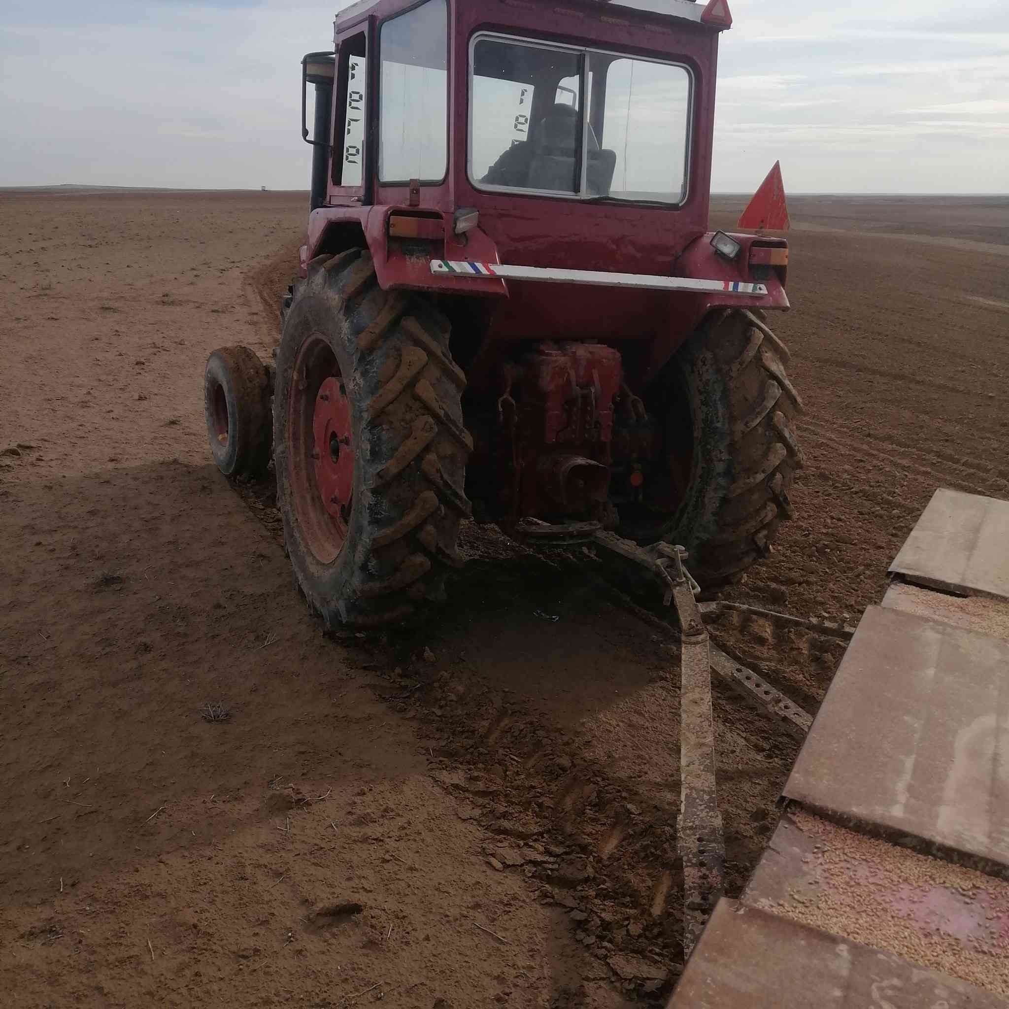 تركتر فالفو موديل 79 🚜 رقم الهاتف *********** 📞 ***********
