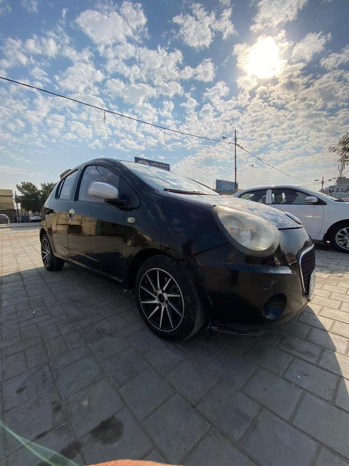 سلام عليكم للبيع فقط باندا موديل 2013 سنوية لغاية  شهر 7 /2026 السعر المطلوب  49 $ وبي مجال غرفه السياره نظيفة حسب ما واضح بالصور والكشر يرادله شويه ترتيب وما ماثر بشي كير ومكينه نظيفات وع الفحص والكهرباىيات كلها شغاله التبريد شويه منقص غاز فقط وحاليا شغال تخم تاير جديد للاستفسار اكثر الاتصال ع  *********** اتصال فقط مكاني بغداد م الصدر
