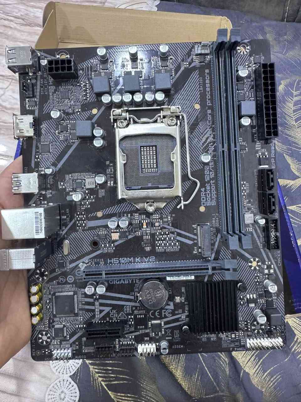 بورد H510 بي عواج بن واحد تعديل يدوي
مبرد جديد WARRIORS W90 ARGB بي قرائه درجة الحراره 

وفان مثل ماواضح بلصوره ابيعهن سوه لان مناسبات نطيني سعر واخذهن


**إذا كنت صاحب هذا الإعلان وتريد حذفه لأي سبب، رجاءا أرسل رسالة إلى الدعم الفني**