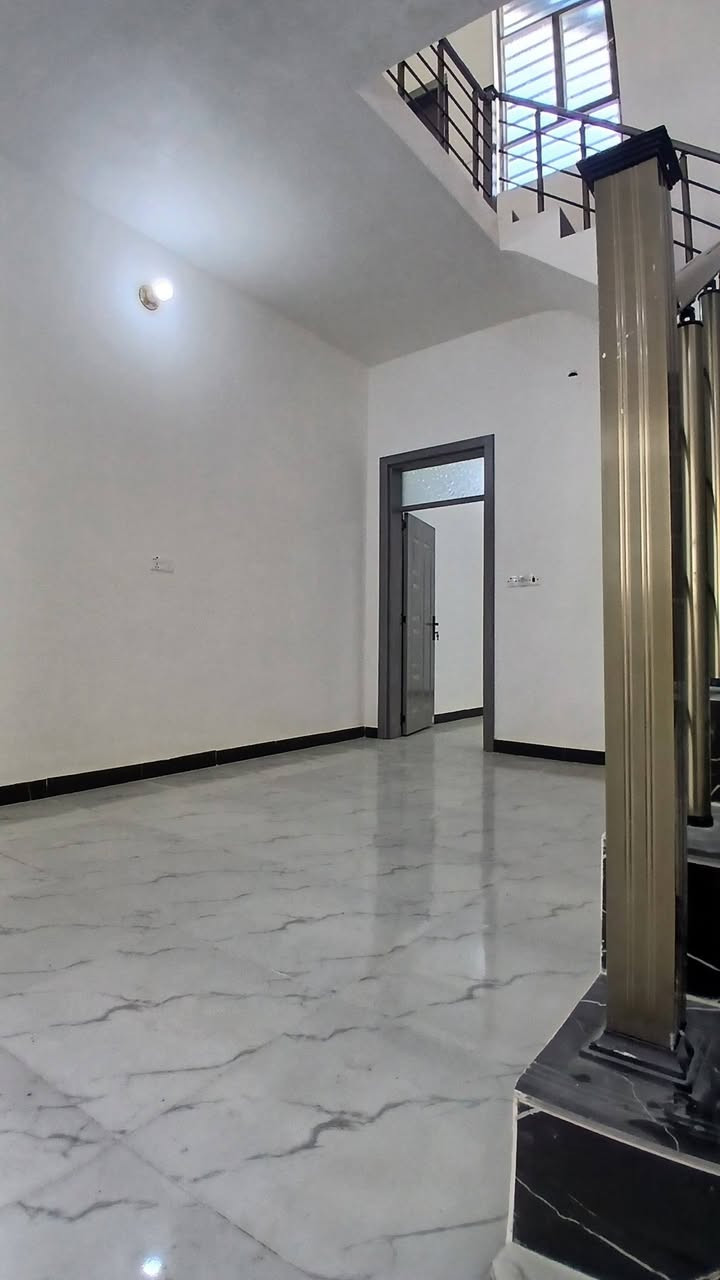 على بركه الله بيت للبيع دوانم المعمل مساحه ١٢٥متر طابقين يتكون ٣غرف نوم شغل حلو قرب جامع تبارك الرحمن للاستفسار اكثر اتصل على *********** او مراجعة مكتب زمزم
