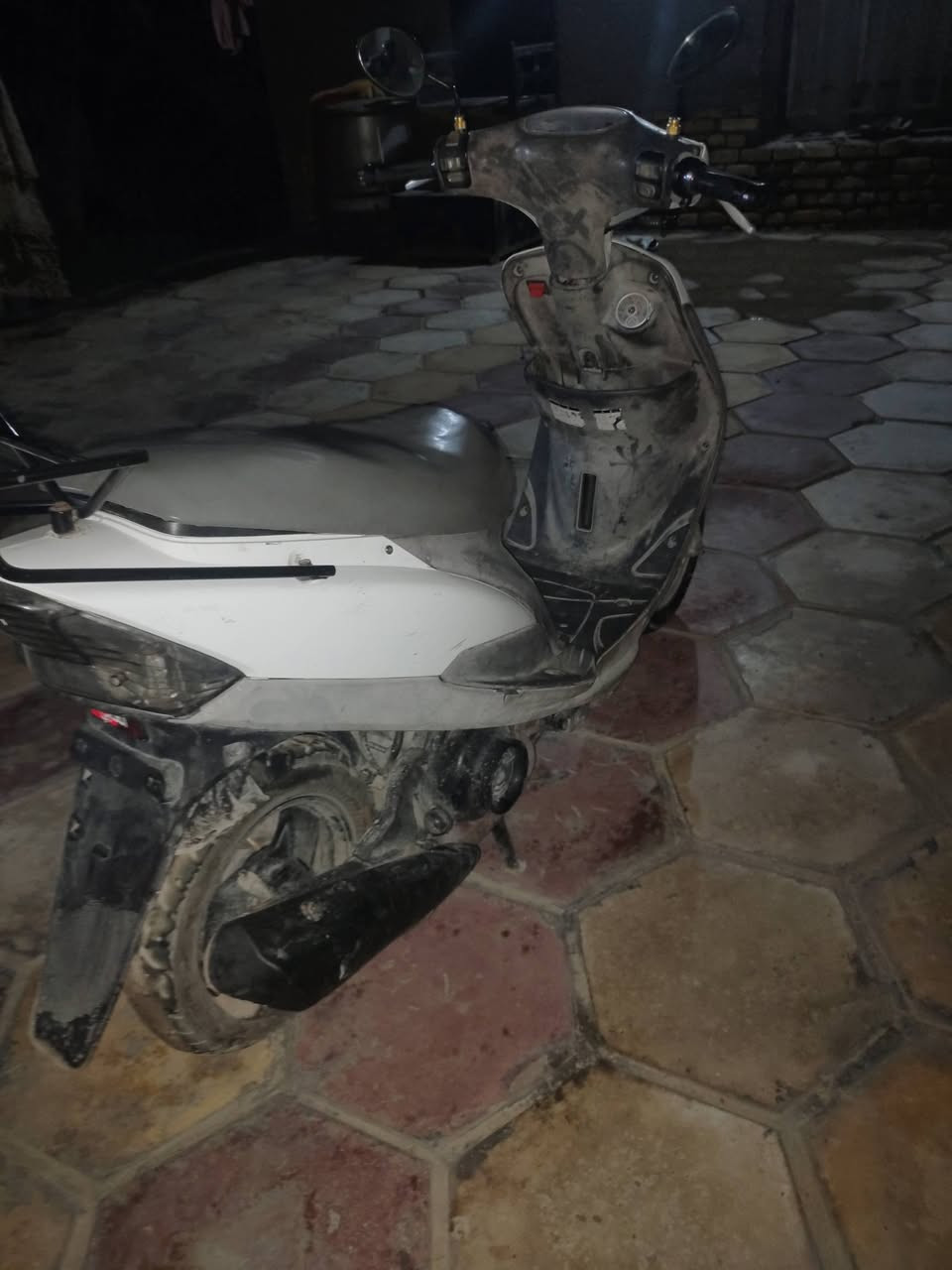 ماكس منغولي
بوشه 49 ابلاد الماكينه مفتوحه 
للبيع او مراوس بكير حسب النظافه اذا اطي فرق 
السعر 475 ناصريه مركز 
***********
