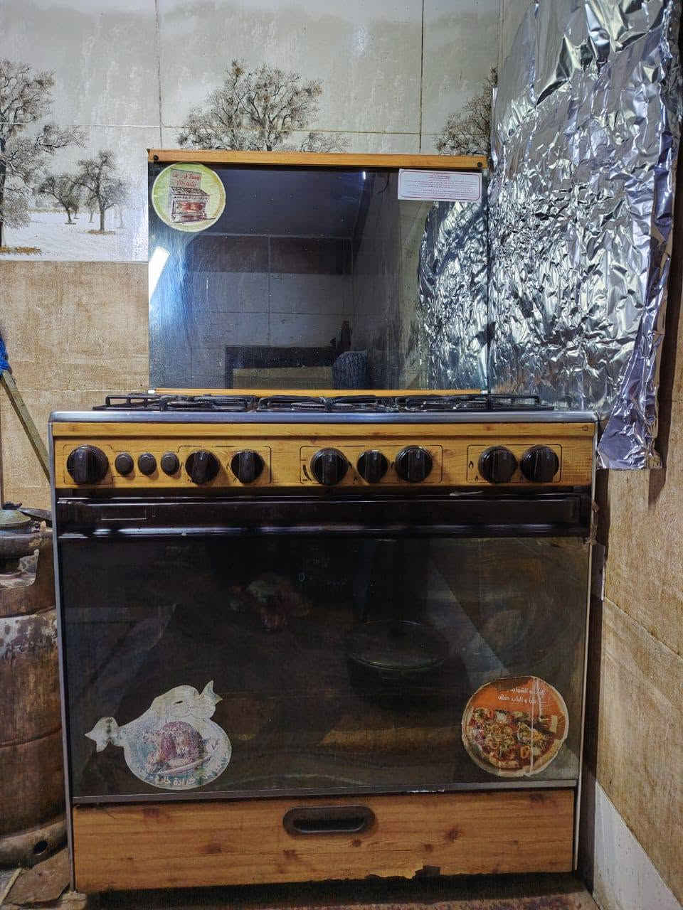 طباخ غاز 5 عيون مستعمل للبيع، شغال وبحالة ممتازة وجاهز للاستخدام مباشرة. نار قوية، الفرن واسع ونظيف وشغال بامتياز، شكله خشبي مميز ومناسب لأي مطبخ. البيع بسعر قفل [١٥٠ الف]، متواجد في [المواصلات شارع ضغط]. للاستفسار وتفاصيل التوصيل يرجى المراسلة أو الاتصال على: [ *********** ]
