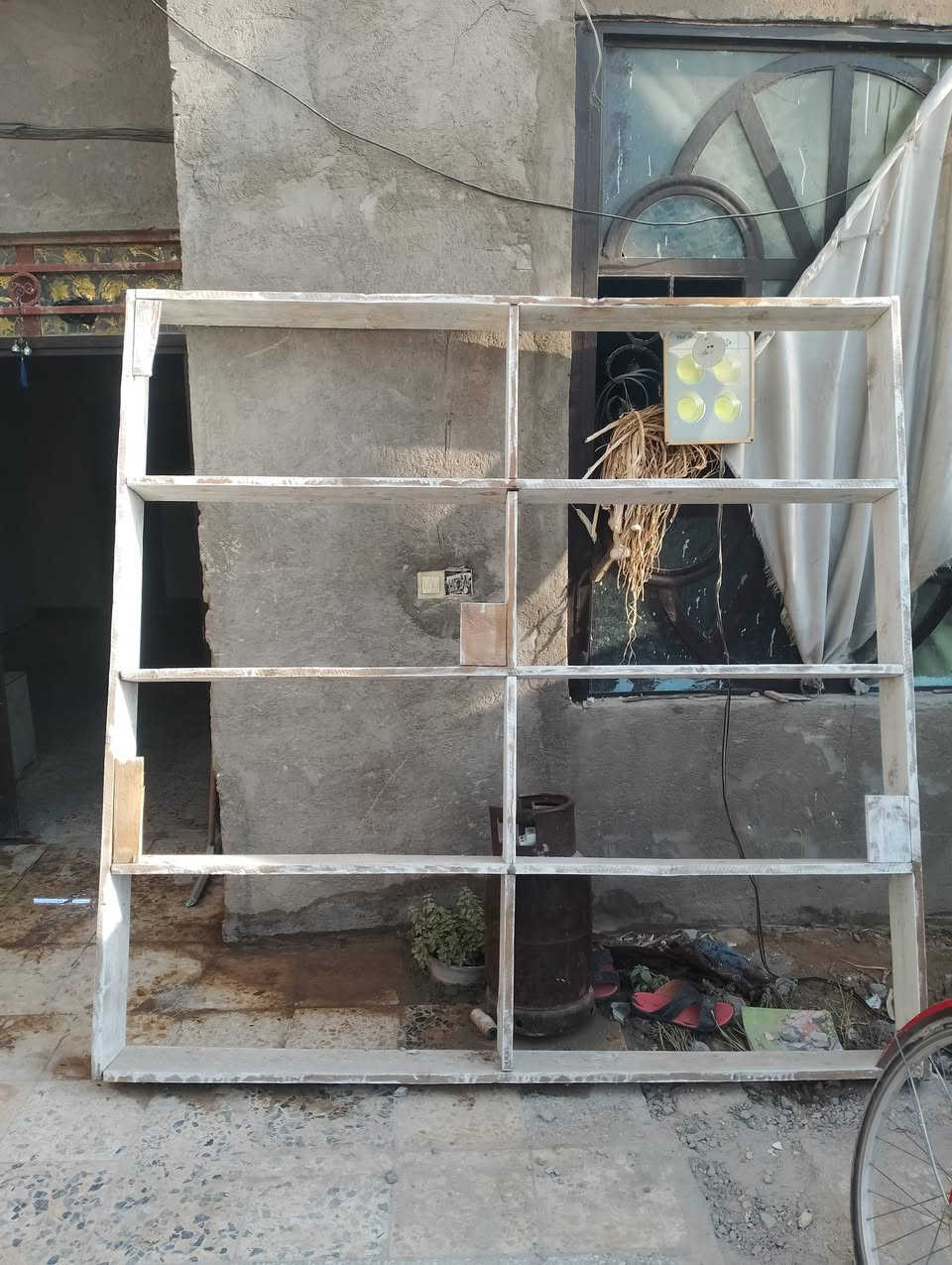 السلام عليكم جام خانه للبيع كامله جاهزه بس تنصبه جام صبغ قفاله كلشي ماعايزه
رفوف محل خشب كاملات وجاهزات 
باب حديد
العنوان كوفه براكيه خلف جامع الخزاعل 
واتساب***********
