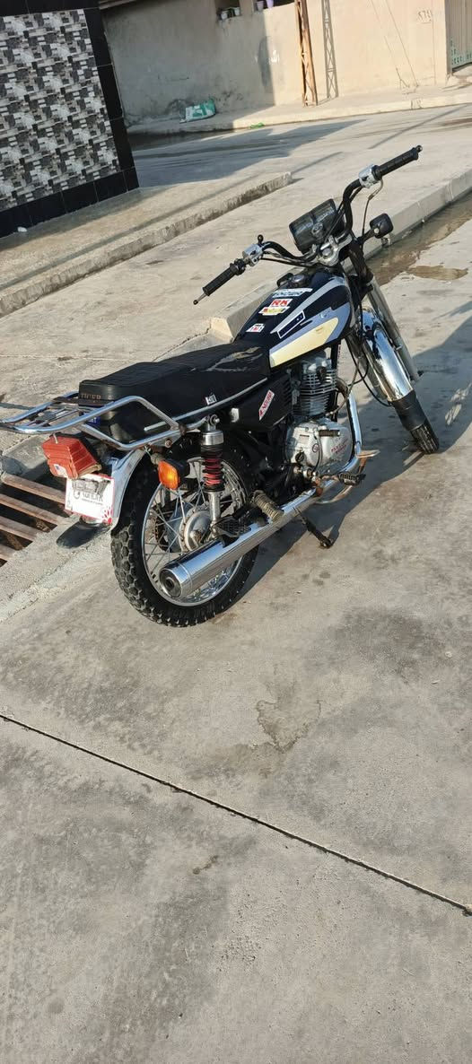 ماطور للبيع شرط فول السعر 300  وبي مجال الرقم ***********
