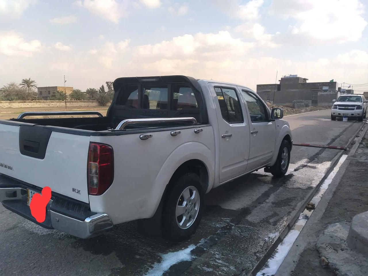 سلام عليكم  بيكم نيسان نيفارة. موديل 2014.مكفولة عدة الي ماشر عليهن شوية بل حمر صبغ  شوية بل بنيد الزرق بارد باب اليمنى  مكاني بغداد رقم بغداد. مكينة بلاد كير اوتماتيك تخم تاير سيارة جديدة وخير من الله. ***********
