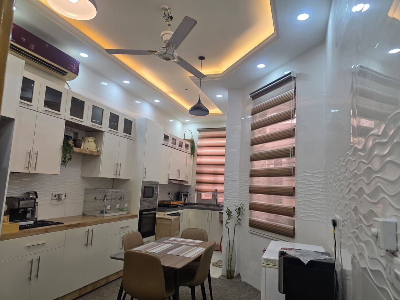 (#أَعَــــــــــــــــــــلَأَنَ) 
   ((#مكتــب_شمــس_الباحــث_للعــقارات_السماوة))

دار للبيع ▪️ في الجربوعيه قرب المستشفى الاماني
المساحــه ▪️200m طابقين 

 يتكون من 4 غرف  نوم صالتين  واستقبال مطبخ ومجمعات صحيه مطلوب للأسكان 30 مليون التسديد الشهري 173 الف 

السعر الكلي مع الطلب 200 مليون قابل للتفاوض   

#حاب_تعرض_عقارك_كل_ماعليك_مراسلتنا_على.          _الخاص_أو الأتصل_على_أرقام_المكتب https://www.facebook.com/shamsalbhith?mibextid=LQQJ4d

     شمس الباحث للعقارات السماوة 
                       بأدارة    
             ابو مؤمل الفرطوسي      
                  ***********      ***********

(🌹#شعارنا_الأمانة_والثقه_والأخلاص_في_العمل🌹)
