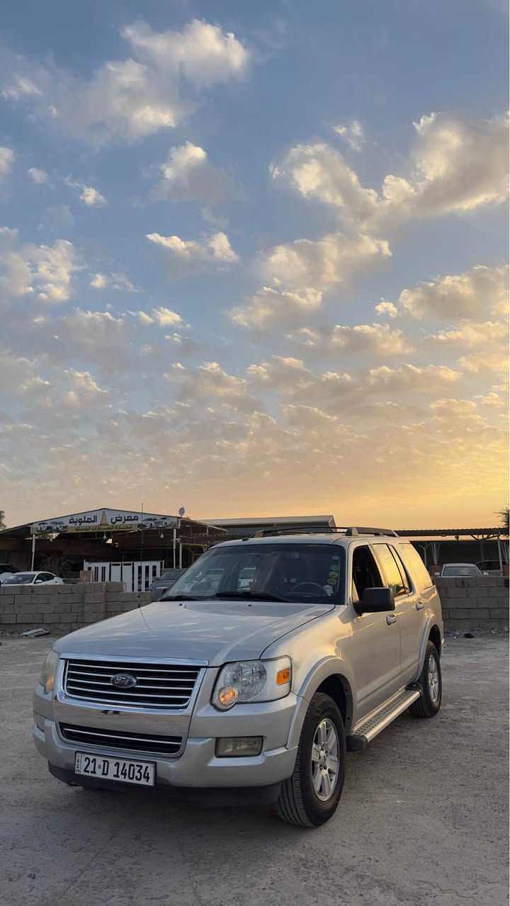 سلام عليكم فورد اكسلبور موديل 2010 راد امریكی رقم سلیمانیه‌ 2027 جديد رقم انگليزي كابون بانزين بي محرك 6 اتوماتيك  بدون عيب  صبغ ثلاثه قتع بدون دواخل اربع تايرات جديد كهربيات كله شغال بدون عيب سياره احله من صوره مامتعوبه سياره 
مكان سياره كركوك 
سعر 100  بي مجال 
رقم مو بايل *********** كركوك, العراق

