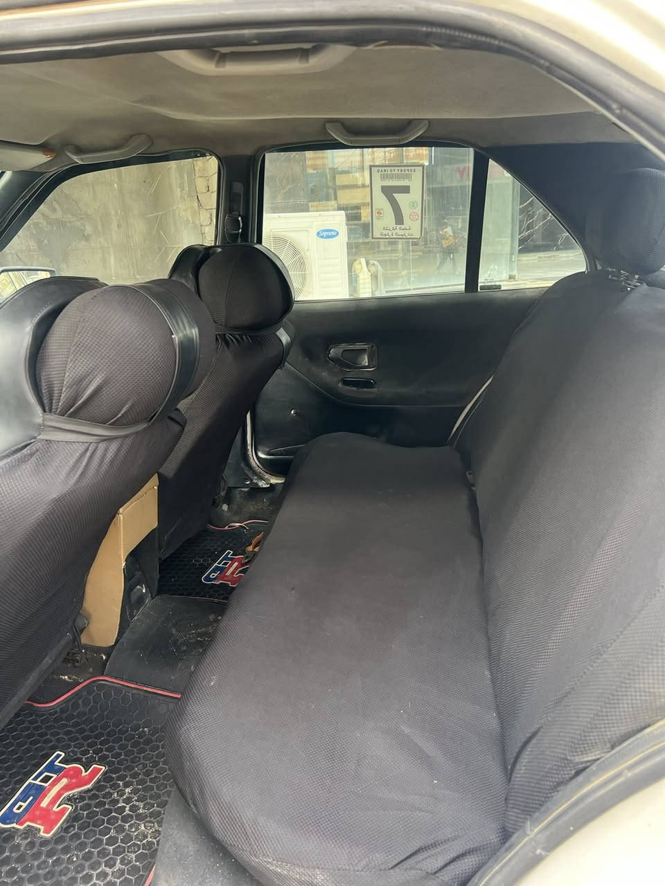 السلام عليكم 
بيجو للبيع. 306  موديل 2001 
مصبوغه عام 
ضربتها جنطه 
السعر 35
***********
