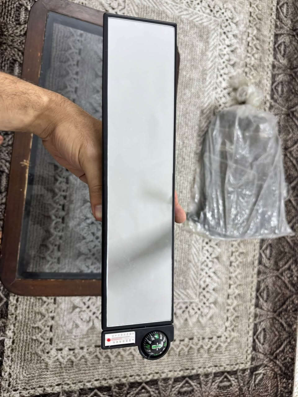 للبيع كبات شكل كروم اربعة ستد و فسفورات دعامية خلفية و غلاف ستيرن مطاط و مراية وسطية ام البوصلة و المحرار 
السعر 50 
عنوان سيدية 
***********
