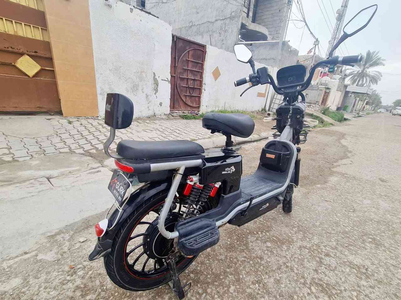 دراجه شحن 2025 نضيفه للبيع السعر 225 الف شغاله وجاهزه المكان بعقوبه ***********
