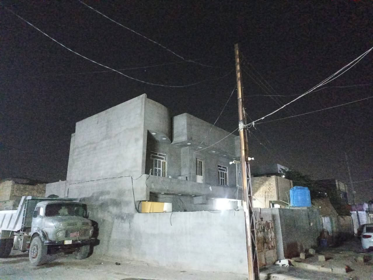 السلام عليكم بيت للبيع ابو غريب الحصوه النصر والسلام
بيت 200م ركن للبيع بلـ 4000 ركن طابقين سعره 115 او بيه مجال
للأستفسار ***********
               ***********
               ***********
