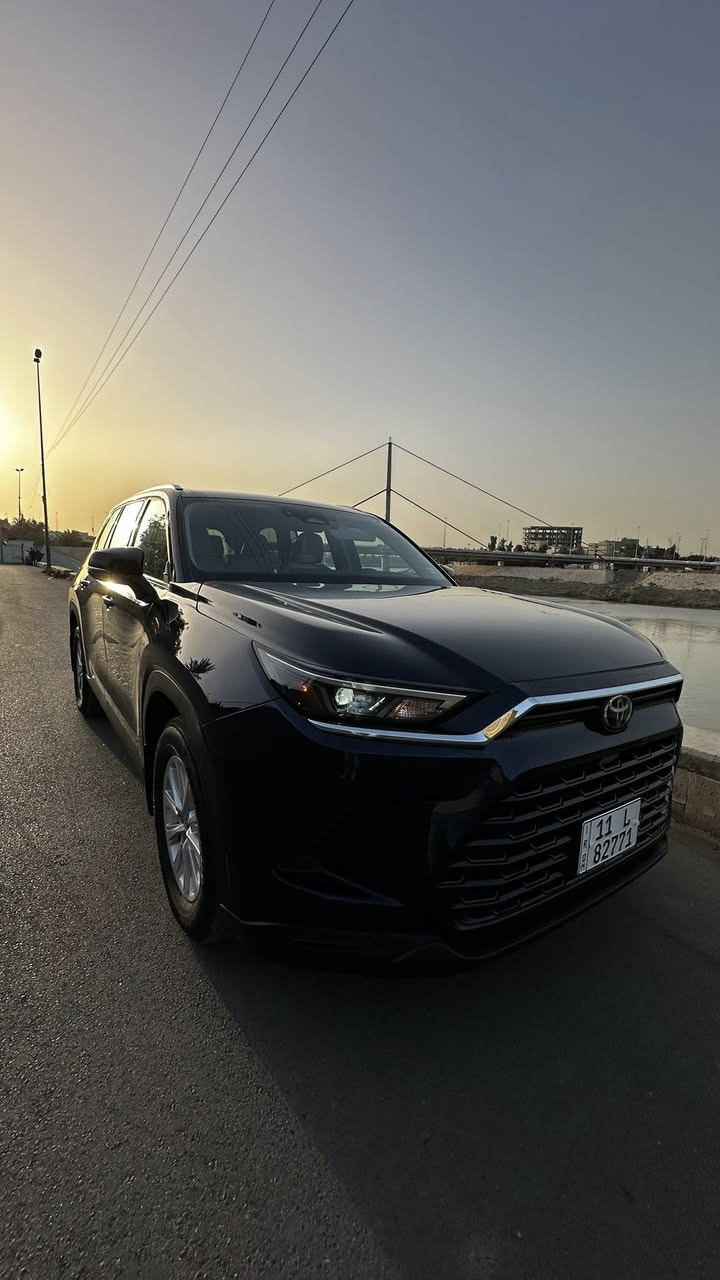 السلام عليكم للبيع بدون صبغ
تيوتا كراند هايلاندر 2024 بدون صبغ
مواصفات xle 
ماشيه 19000 
حادث باب السائق والباب الخلف الساىق والجاملغ جهة يسار مبدله نفس اللون يعني كلين بدون صبغ 
8 راكب 
رقم بغداد 
مواصفات 
شاشه 
كامره 
بصمه 
دخول ذكي 
رادار امامي 
رادار خلفي 
وادار جانبي 
نقطه عمياء 
جلد 
تدفئه كراسي 
ثلاث قطع تبريد 
صندوق كهرباء 
وضعيات قياده ايكو سبورت نورمال
داخل جلد بيجي 
السياره جديده ونظيفه 
السعر 41000$ 
بدون صبغ 
رقم 

0770 675 0033
