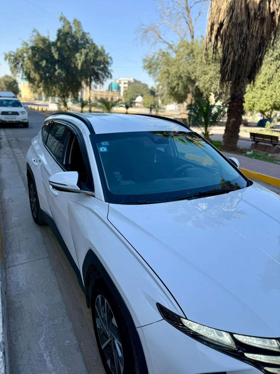 سلام عليكم  بيع مستعجل ‼️‼️‼️‼️
توسان خليجي موديل 2020 شكل ال23 للبيع السيارة ماشية 109  الف سيارة سونارها موضح بالصور  فول عدة البنوراما 
المواصفات :- 
بصمة 
ثنين كشن كهرباء 
سايد بريك دكمة 
حساسات 
ثلاث انضمة قيادة 
مانع تزحلق 
صعود منحدرات 
مري شفط 
قطعتين تبريد 
اوتوهولد
بردة خلفية 
اشاير بالمري 
كامرة خلفية دوارة 
شاشة حجم كبير 
تبريد ثلج 
عنوان :- بغداد / الاعظميه 
السعر 177 ورقة بي مجال
مكلف بالنشر
الاستفسار ***********
