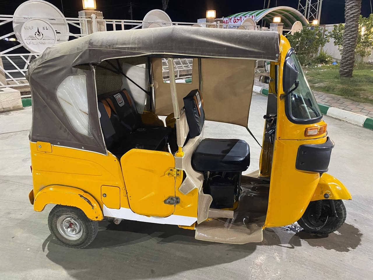 سلام عليكم تكتك للبيع موديل 21 رقم انكليزي تحويل 
تكتك مصبوغه عام سعر 6300 وبيها مجال بسيط
 مكان واسط قضاء الحي للاتصال ***********
