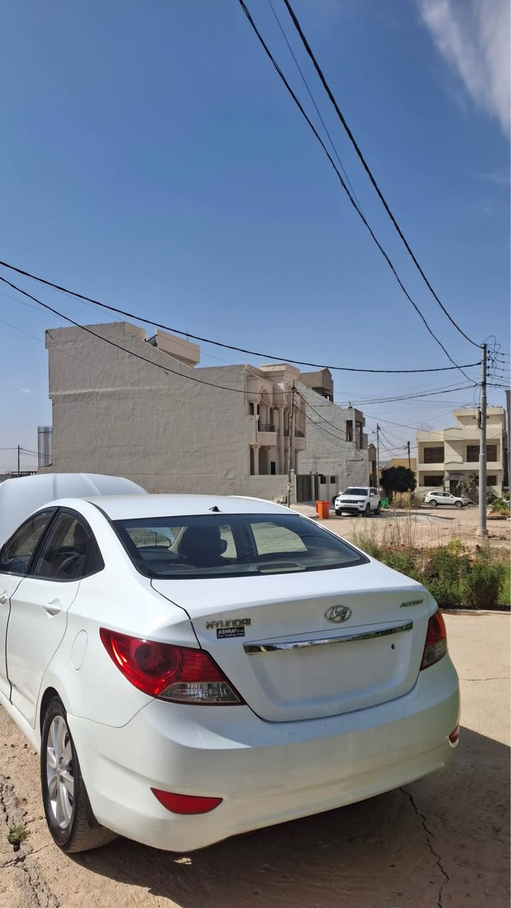 هونداي اكسنت 2012 
مه كينه 1.6 مه رغوب 
گێرئوتوماتیک گێر و مەکینە بشەرت و نەڤەبوینە
  بێ سبوخ 1 تەعدیل یاهەی 
173 هزار کیلومەترا یاچوی ئێک دەستە 
660 هزار ژی خرامە یێل سەر دێ ژبەر سەعرێ هێنە خار
 سعر ژی ١٠٨ وەرەقە و مەجال

0751 118 3412 دهوك, العراق
