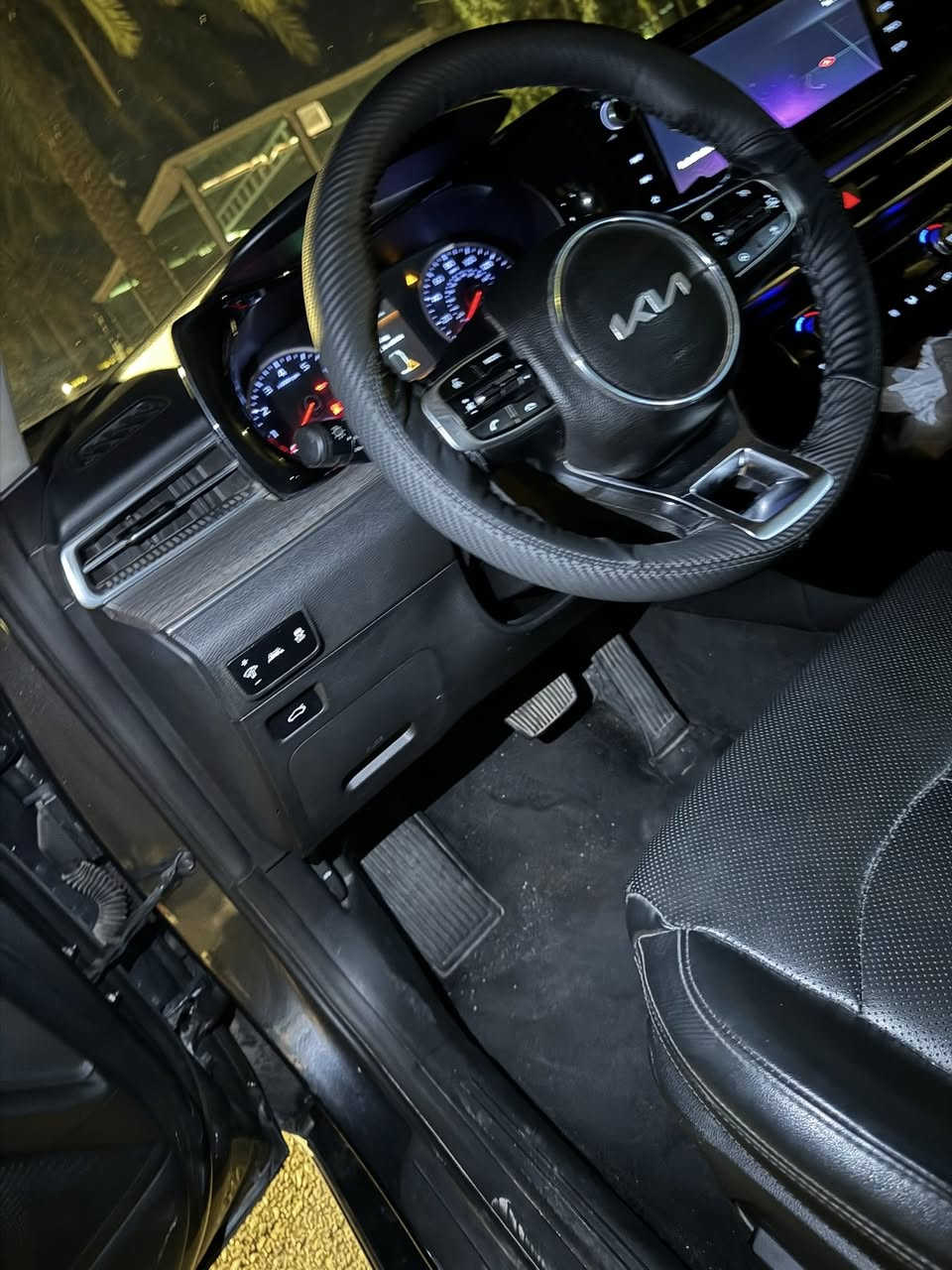 السلام عليكم k5 للبيع 
وارد امريكي 
1600 Turbo فول مزوعة مواصفات


**إذا كنت صاحب هذا الإعلان وتريد حذفه لأي سبب، رجاءا أرسل رسالة إلى الدعم الفني**