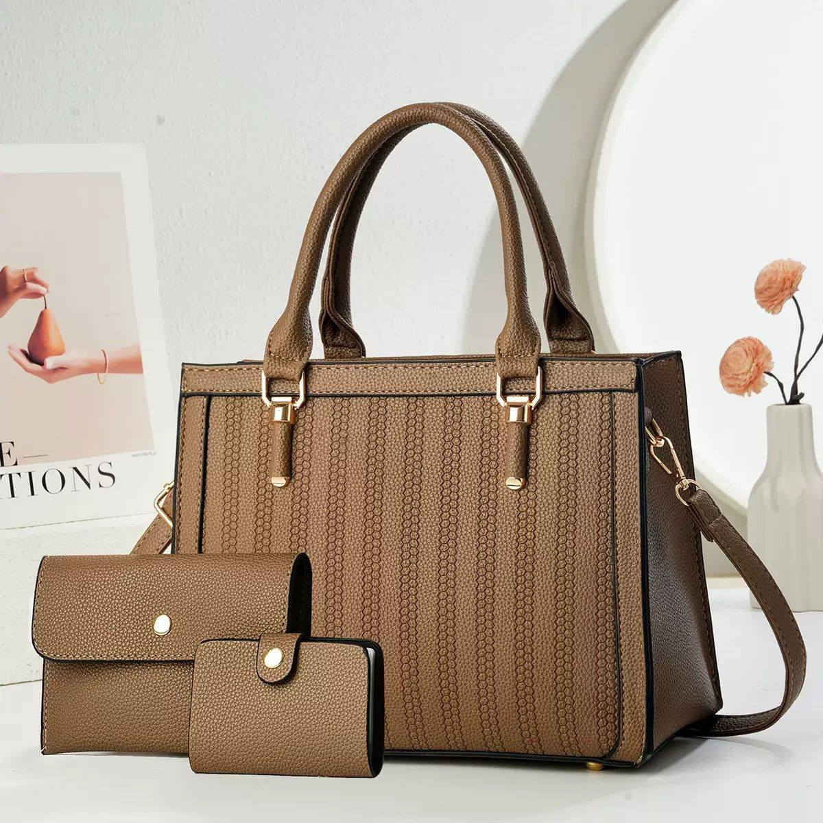 حقيبة جلد سوبر كواليتي عالي ✨️
حقيبة جلد (حجم كبير) بنقشة مميزة وتفاصيل ذهبية راقية، تأتي مع محفظة صغيرة مطابقة.
​الملحقات: حزام كتف طويل + محفظة.
​للطلب والاستفسار: مراسلتنا عبر الخاص 📥
أو واتساب: [ ***********] 📞
​توجد خدمة توصيل لجميع المحافظات 🚚
العنوان // كربلاء شارع النهر قريبا 
#viralvideo #لايكات #محمود_الجبلي #كربلاء #كربلاء_مدينة_العشق_والعاشقين
