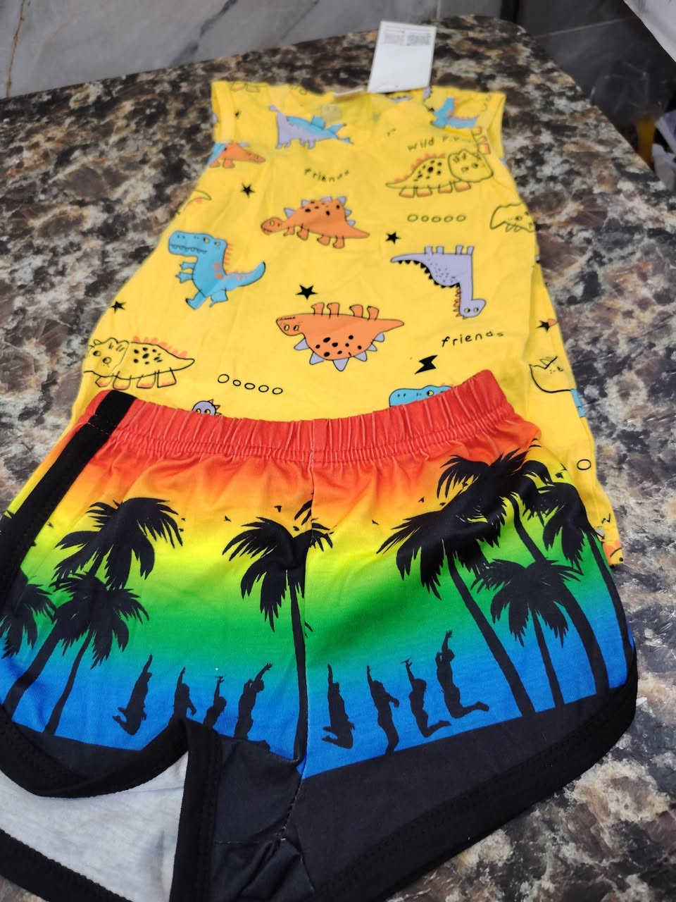 تراكات اطفال من عمر سنه لحد عمر 10 سنوات. سعر تراك 6000 توصيل اكو لحجز علئ هذا رقم *********** شي ان
