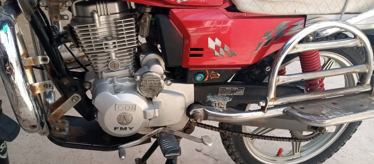 درجة فيوم للبيع موديل 2013مكفوله اوراق وسط قضاء الحي***********
