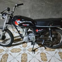 دراجه للبيع السعر 300وبيه مجال الشراي يتصل 07891616795ما متواجد عل فيس...