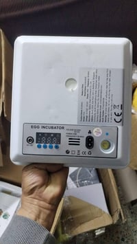 فقاسة • ١٧ بيضة • غير مستخدمة