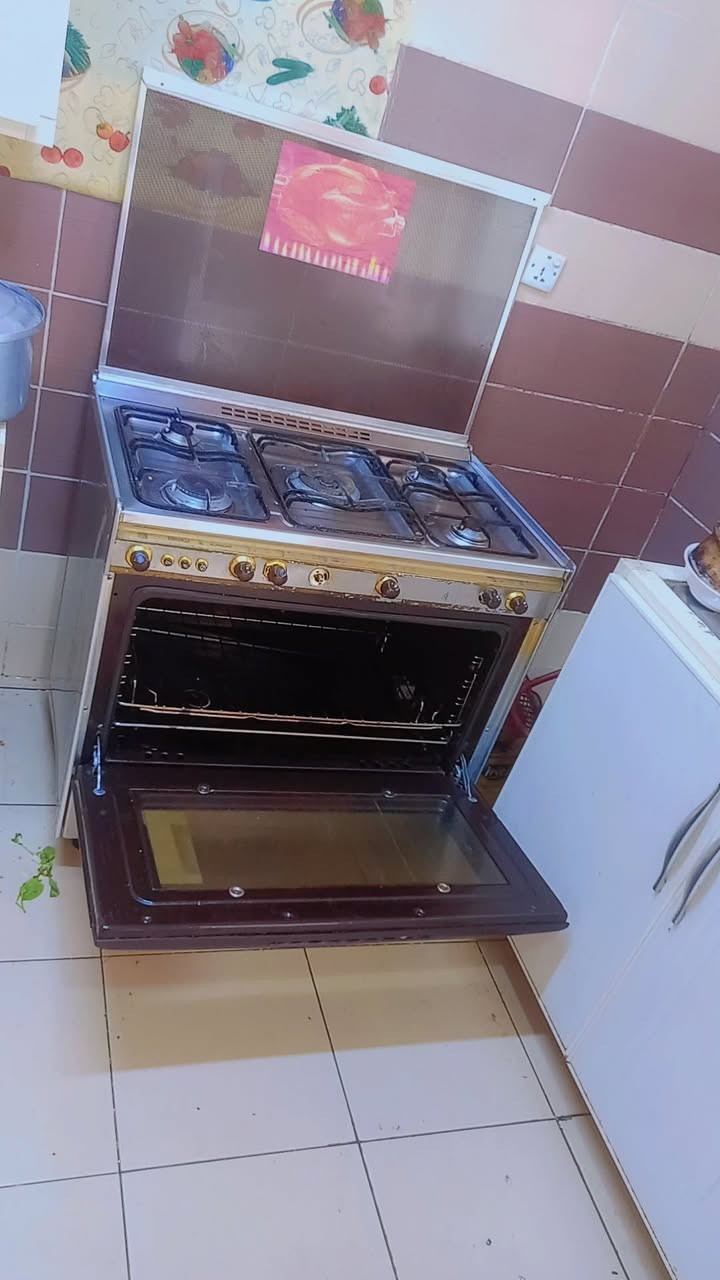 سلام عليكم طباخ كريازي اصلي درجه اولى وكلشي شغال بي فرن مالته وحد عل وحد ولعيون كلها شغاله سعره 180 وبي مجال مكاني أربيل اوينه شار قرب بنصلاوه متواجد واتساب ***********
