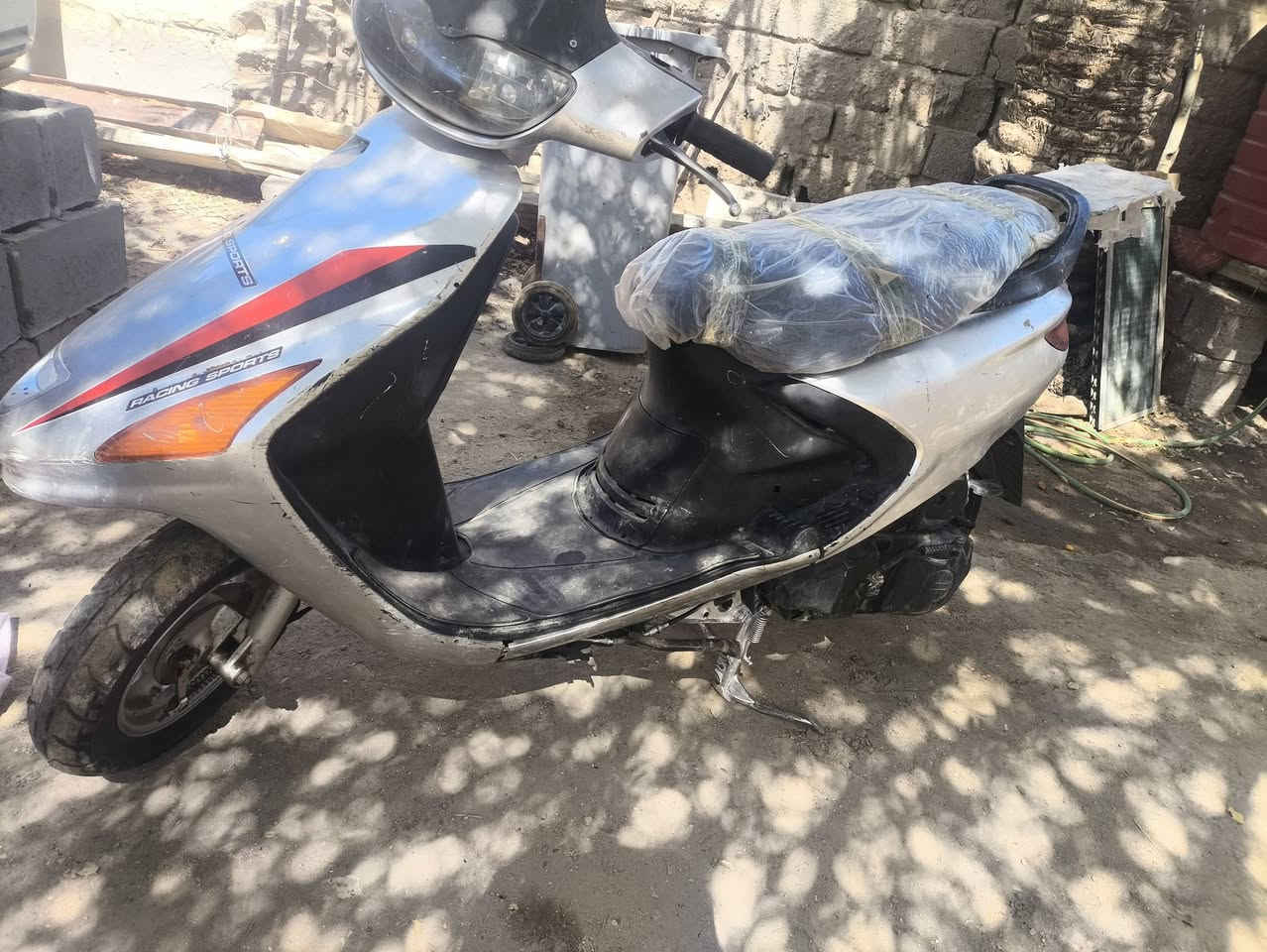 السلام عليكم دراجه فراشه فحل نضيفه   دراجه شغاله بيهه نواقص كلش قليله سعرهه 350 مكان  بصره معقل رقم الهاتف ***********
