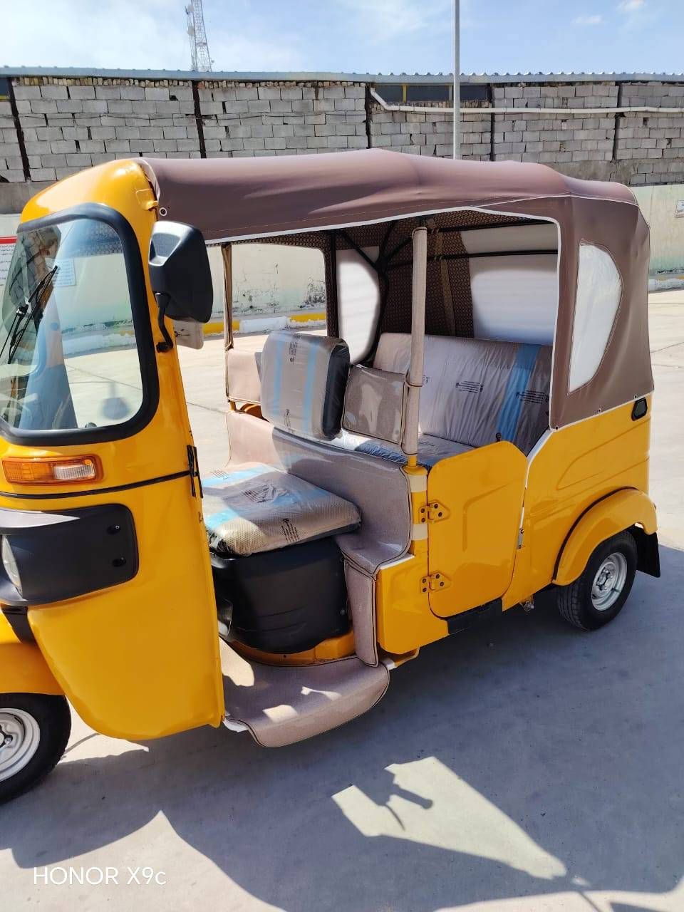 السلام عليكم تكتك موديل 2024 شهر 4 اوراق  كفاله كشر ومكينه مكاني المجر  اتصال ***********
