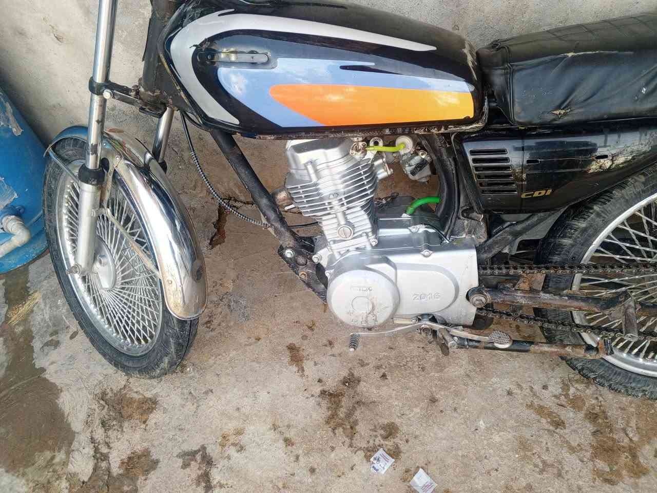 السعر 200 ***********
