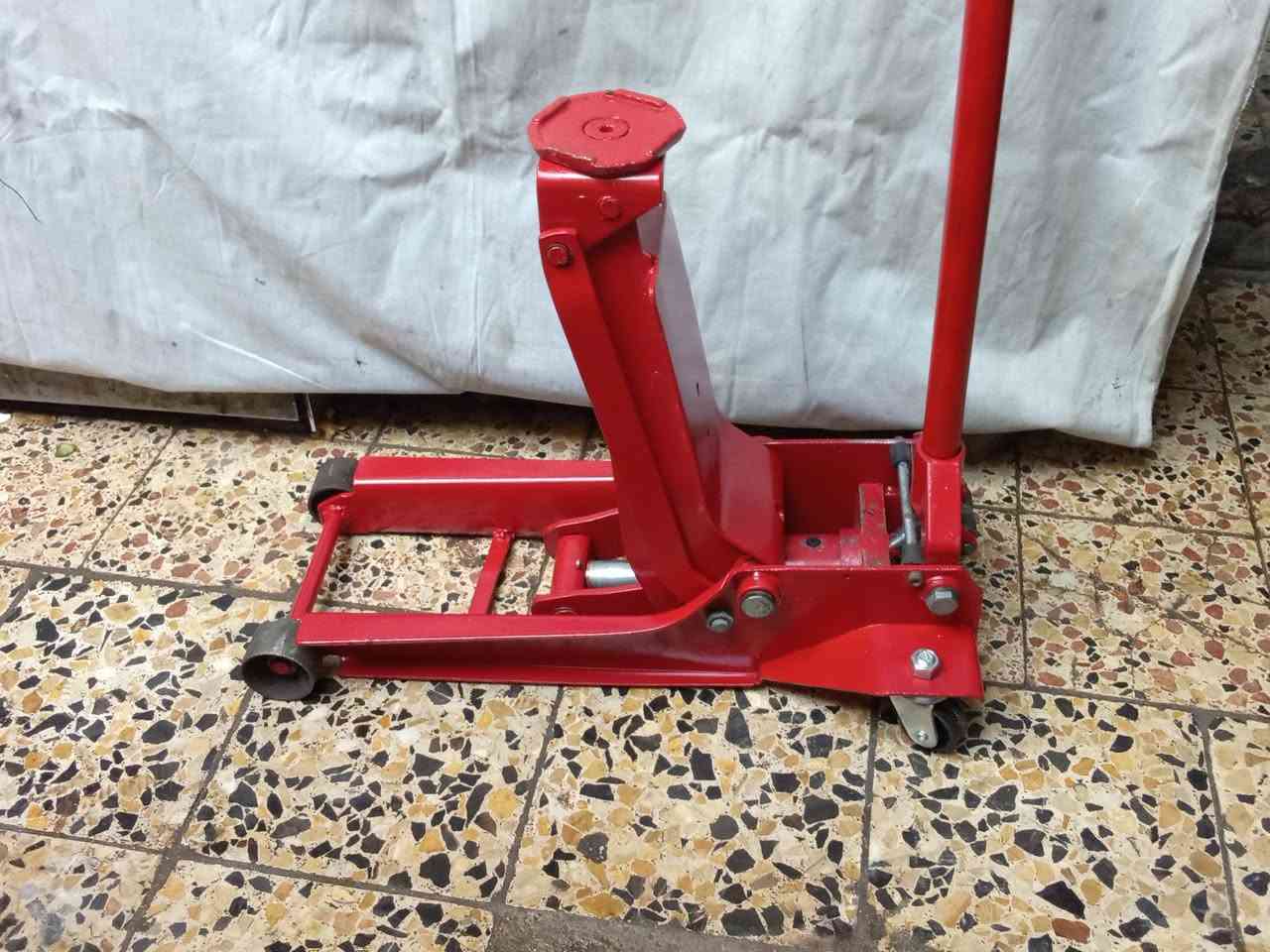 ⭕يوجد توصيل لكافه المحافظات

جك عربانه  تمساح ضخم دبل بستم نوع ثقيل 5 طن  اخو الجديد استعمال قليل  باب اول 
شغال وعل الفحص شرط الشغل + فحص امام المندوب السعر 105 الف
***********
