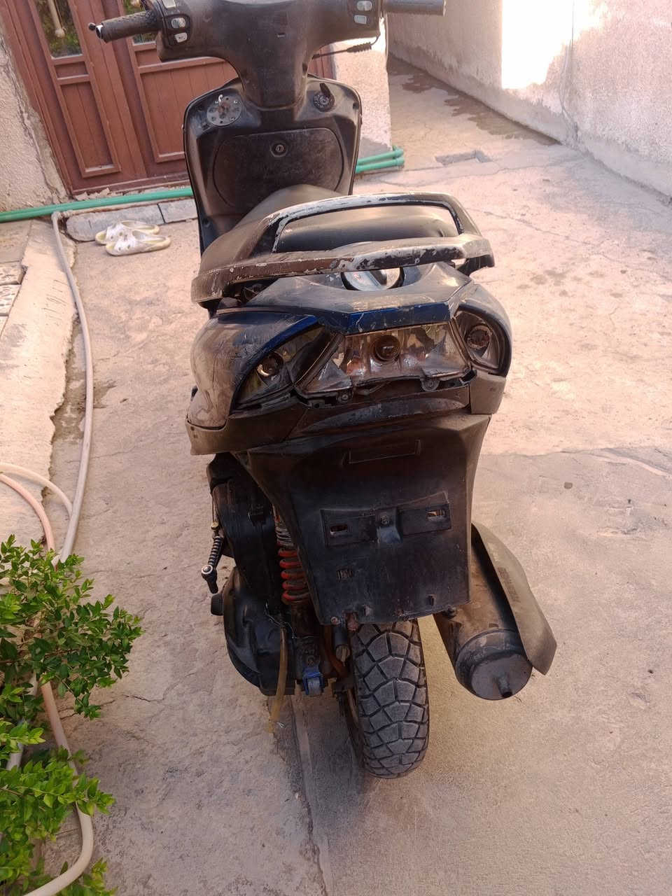 ماكس 140 مكينه ناعمه لا تنقيص ولا تبخير ولا نضوح شغالة نكرة بي وقت كهربائيات شغالة كلها كابرتر اصلية كفرات ابلادية مال كراب الدراجة مناسبة السعر 250 مكاني بغداد حي الجهاد ***********
