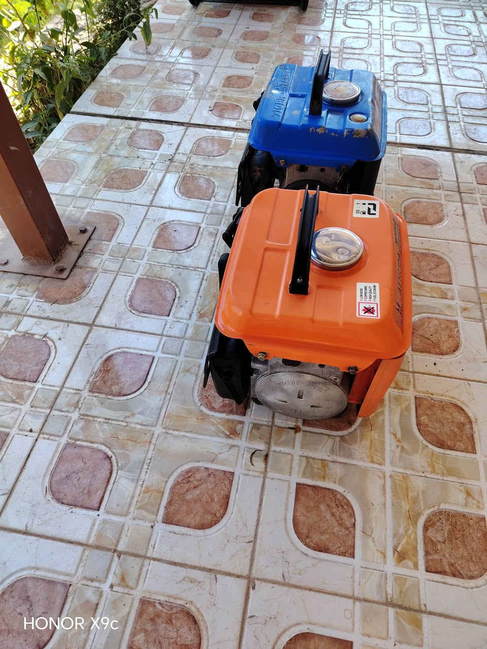 ياالله للبيع مولدات زنبور 4 امبير على وضع الشركه تايكر والثاني شركة الهده المكان هيت  حي البكر للاستفسار ***********
