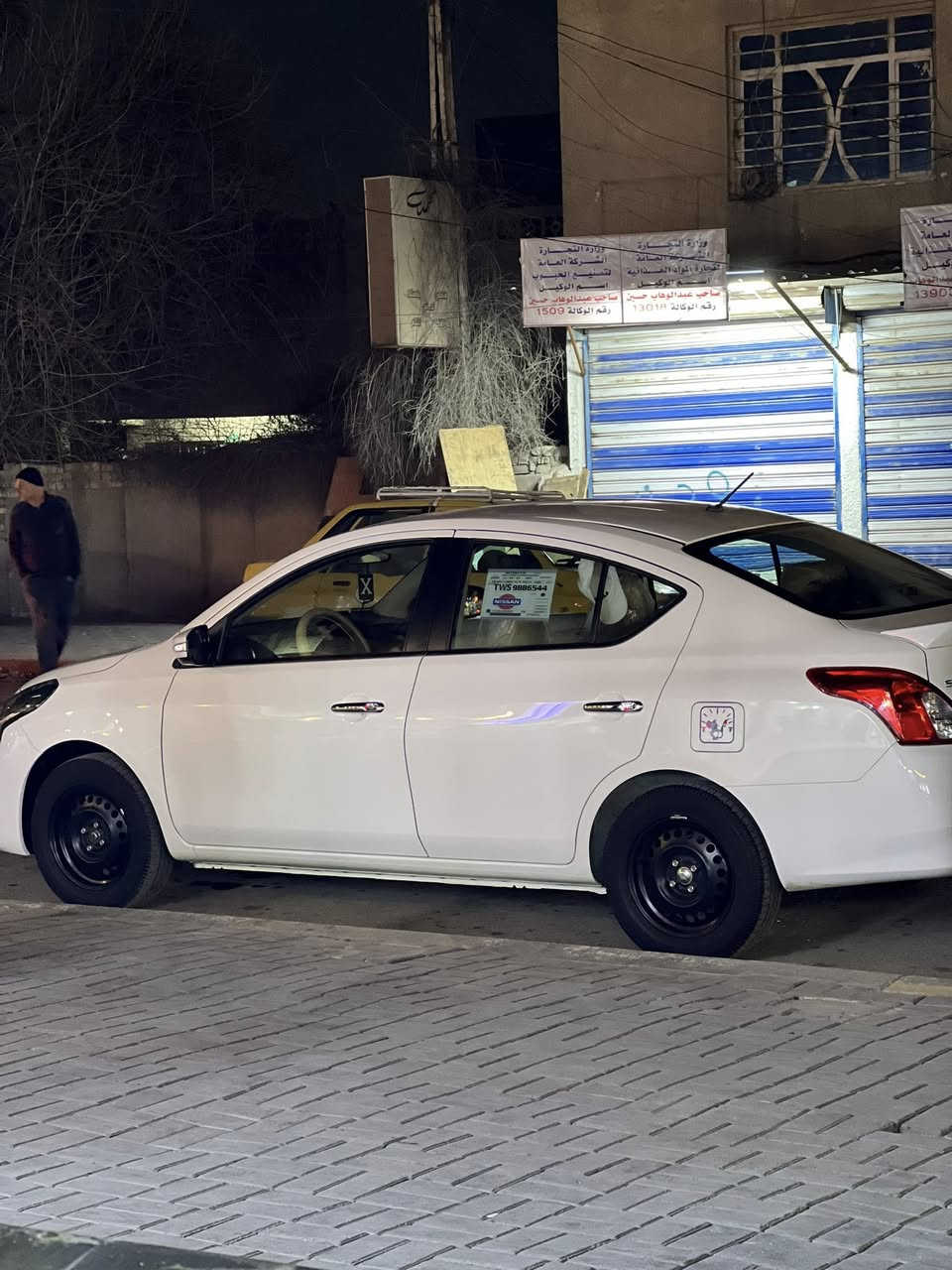 السلام عليكم للبيع نيسان سني 2025 السياره ماشيه 10الاف السياره استخدام شخصي على أيدي السياره مناقصها شي السياره رقم أربيل بأسمي حصراً تحويل مباشر 
ملاحضه:السياره بيها رصعه ب الباب الخلفي 
مكان السياره بغداد الدوره
الاستفسار ***********
