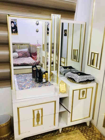 سلام عليكم غرفه تركيه نضيفه ٨ قطع للبيع سعر خاص ***********
