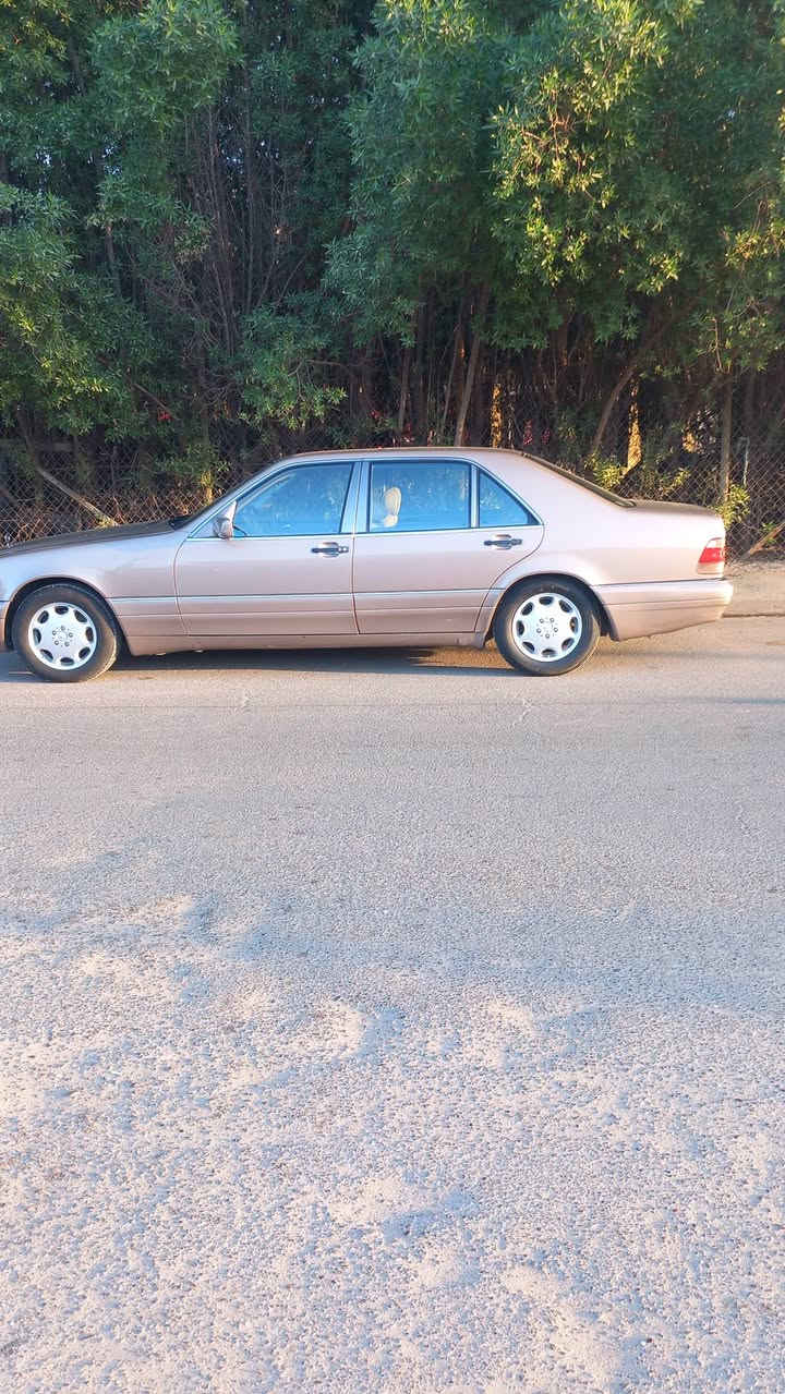 شبح للبيع موديل ٩٥ رقم بغداد مشروع وطني   سياره جاهزه مكينه وكيري تبريد  حجم ٣٢٠   السعر ١٠٠٠٠ $ وبيها مجال  مراوس بغواصه ونطي فرق ***********
