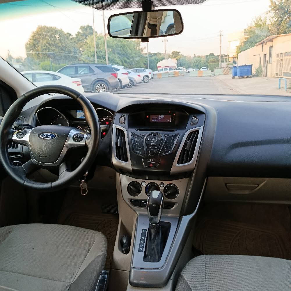 ford focus 2012  هیچ سبوغی نیە بەس چوار پێنج شوینی ساردە کوتەگێرو مەکینە بەشەرت بەناو 
خۆمە 66 وەرقەو کەمێک مەجال ژمارەی مۆبایل  
*********** أربيل, العراق
