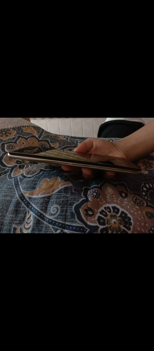 سلام عليكم موبايل 
تكنو سبارك 20 برو ضد الكسر والماء 
ذاكرة 256 رامات 8+8
كامرة جداً حلوه 
جهاز بعده جديد 
بطارية 5000
60 فريم بوبجي
ب185 مكاني بغداد العبيدي


**إذا كنت صاحب هذا الإعلان وتريد حذفه لأي سبب، رجاءا أرسل رسالة إلى الدعم الفني**