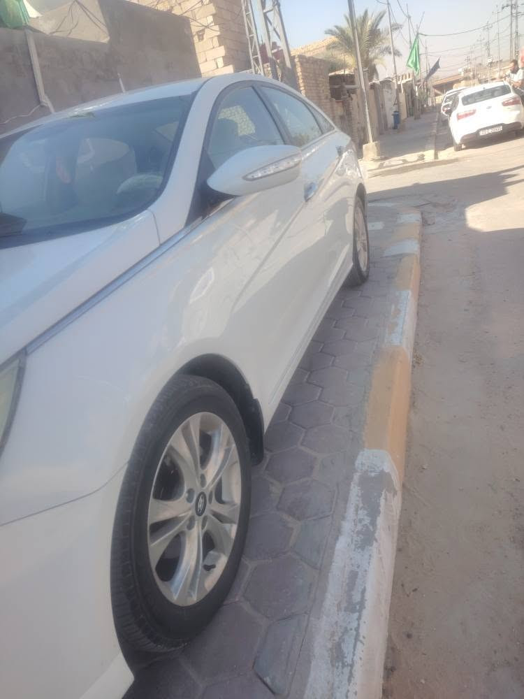 السلام عليكم سوناتة مديل ٢٠١٣ خليجي محرك٢٤٠٠ تحويل باي وقت السيارة نضيفة محرك كير حدادية تخم تاير كلة جديد سيارة نضيفة جدا بيها بنيد مبدل اصلي بدون ضربة  وبيها طخة بل دعامية الخلفية والباقي كفالة والسيارة بيها سونار موجود رايدها ١٠٥ وبيها مجال قليل الشراي يتصل *********** ديوانية, القادسية
