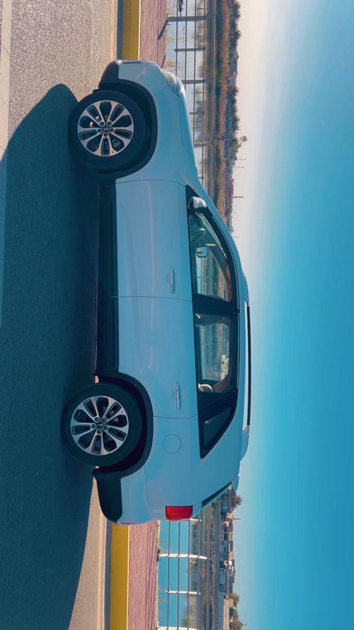 السلام عليكم ورحمة الله وبركاته اخوان سيارة للبيع كيا سورنتو موديل ١٤رقم الانبار الماني محرك ٦سلندر  سبعة راكب تبريد ثلاثة قطع فول مواصفات عدا الفتحة تخم تاير حجم ١٩بصمة تشغيل بصمة أبواب مري شفط كراسي كهرباء جلد بلاد حساس خلفي وامامي تحكم ستيرن  السيارة مكفولة بيه مقدار شبر على بارد جاهزة ومرتبة ونظيفة مكان السيارة الرمادي السعر 175ورقة وبيه مجال للاستفسار الاتصال على الرقمم
‏‪***********‬‏
